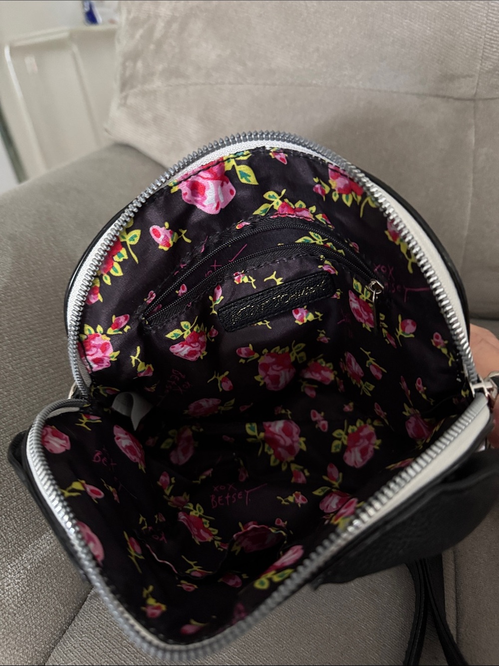 Betsey Johnson Black & White Puppy Applique Crossbody Bag - Picture 4 of 5